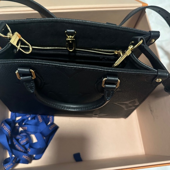 Louis Vuitton black leather on the go pm - Picture 2 of 14